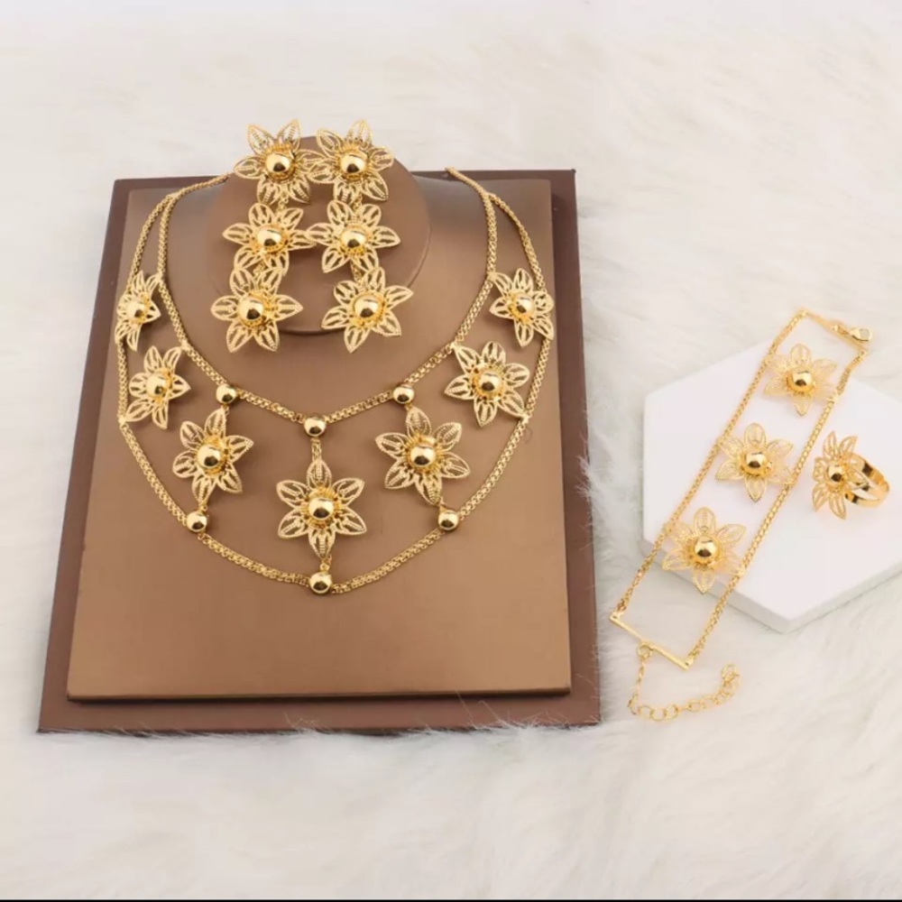 Gold plated Jewelry Set ✨ BRAND NEW NEVER WORN